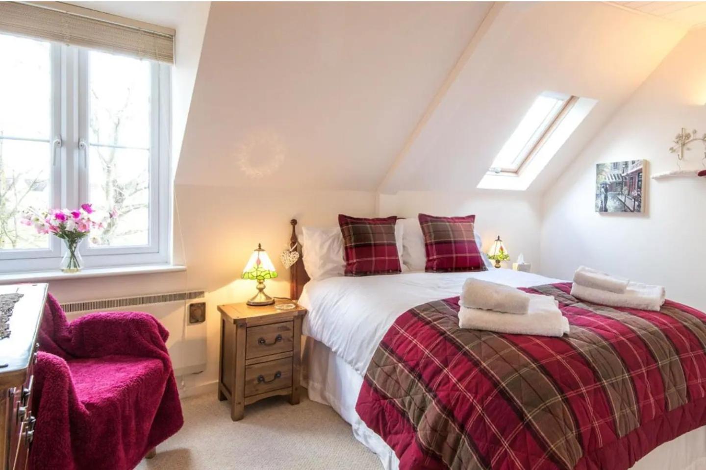 Luxury Kingfisher Lodge, Isis Lake, Within The Cotswold Waterpark 赛伦塞斯特 外观 照片