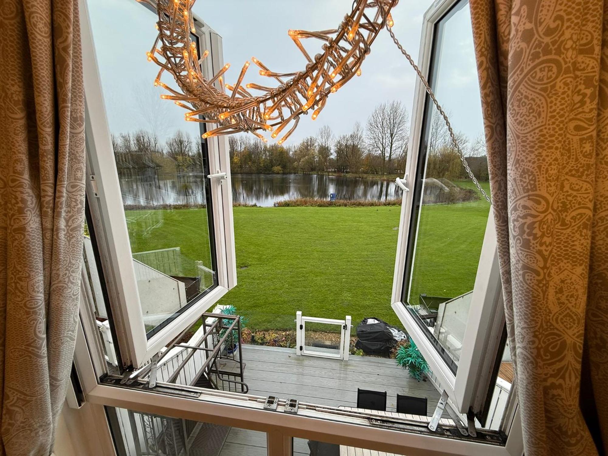 Luxury Kingfisher Lodge, Isis Lake, Within The Cotswold Waterpark 赛伦塞斯特 外观 照片