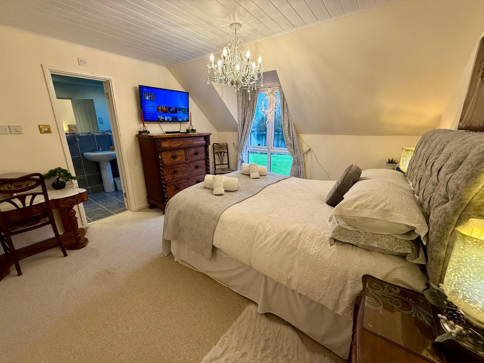 Luxury Kingfisher Lodge, Isis Lake, Within The Cotswold Waterpark 赛伦塞斯特 外观 照片
