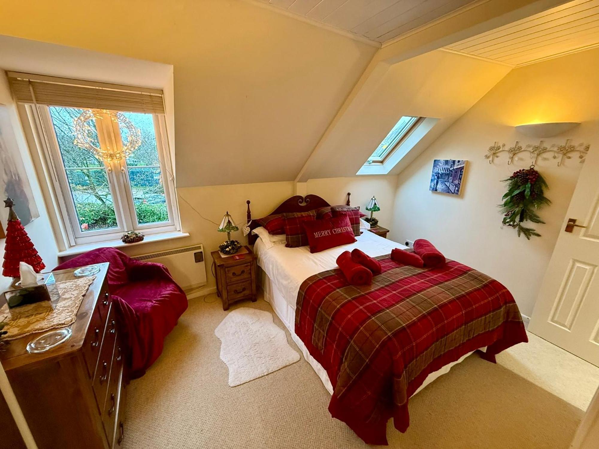 Luxury Kingfisher Lodge, Isis Lake, Within The Cotswold Waterpark 赛伦塞斯特 外观 照片