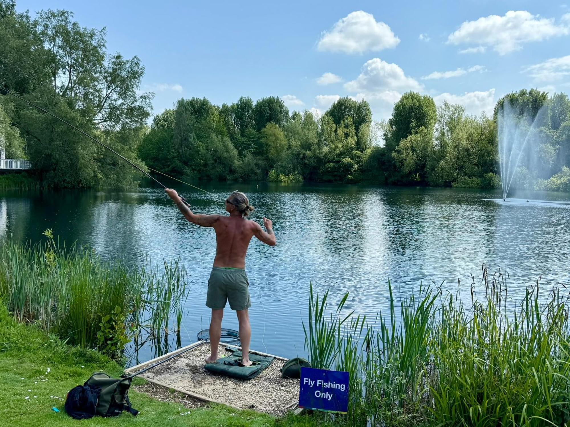 Luxury Kingfisher Lodge, Isis Lake, Within The Cotswold Waterpark 赛伦塞斯特 外观 照片