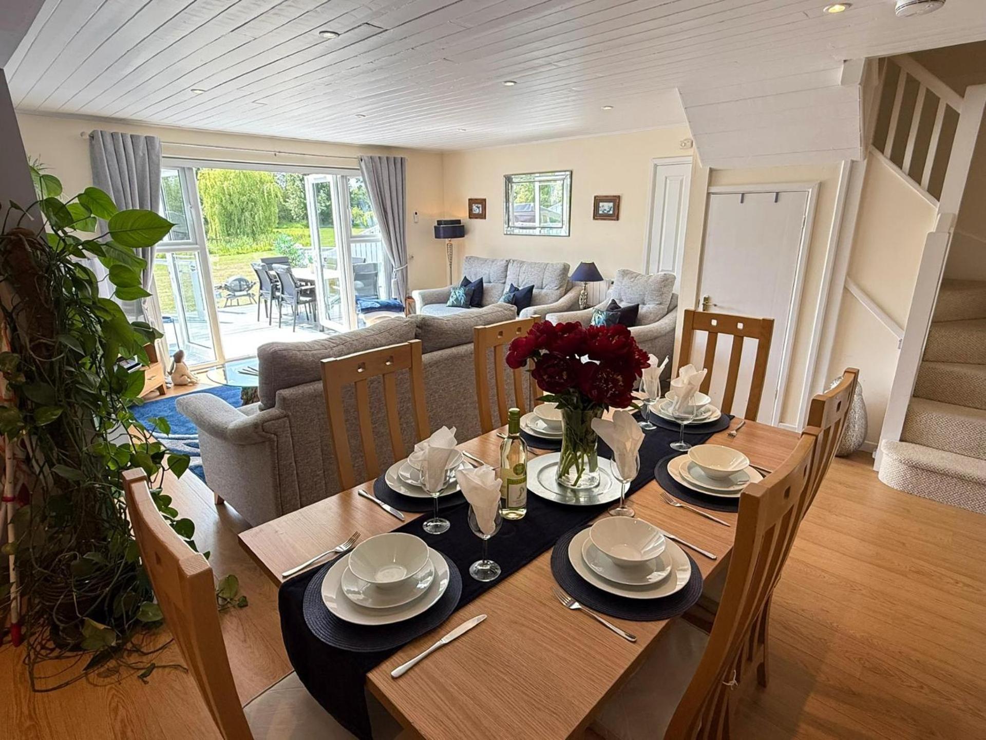 Luxury Kingfisher Lodge, Isis Lake, Within The Cotswold Waterpark 赛伦塞斯特 外观 照片