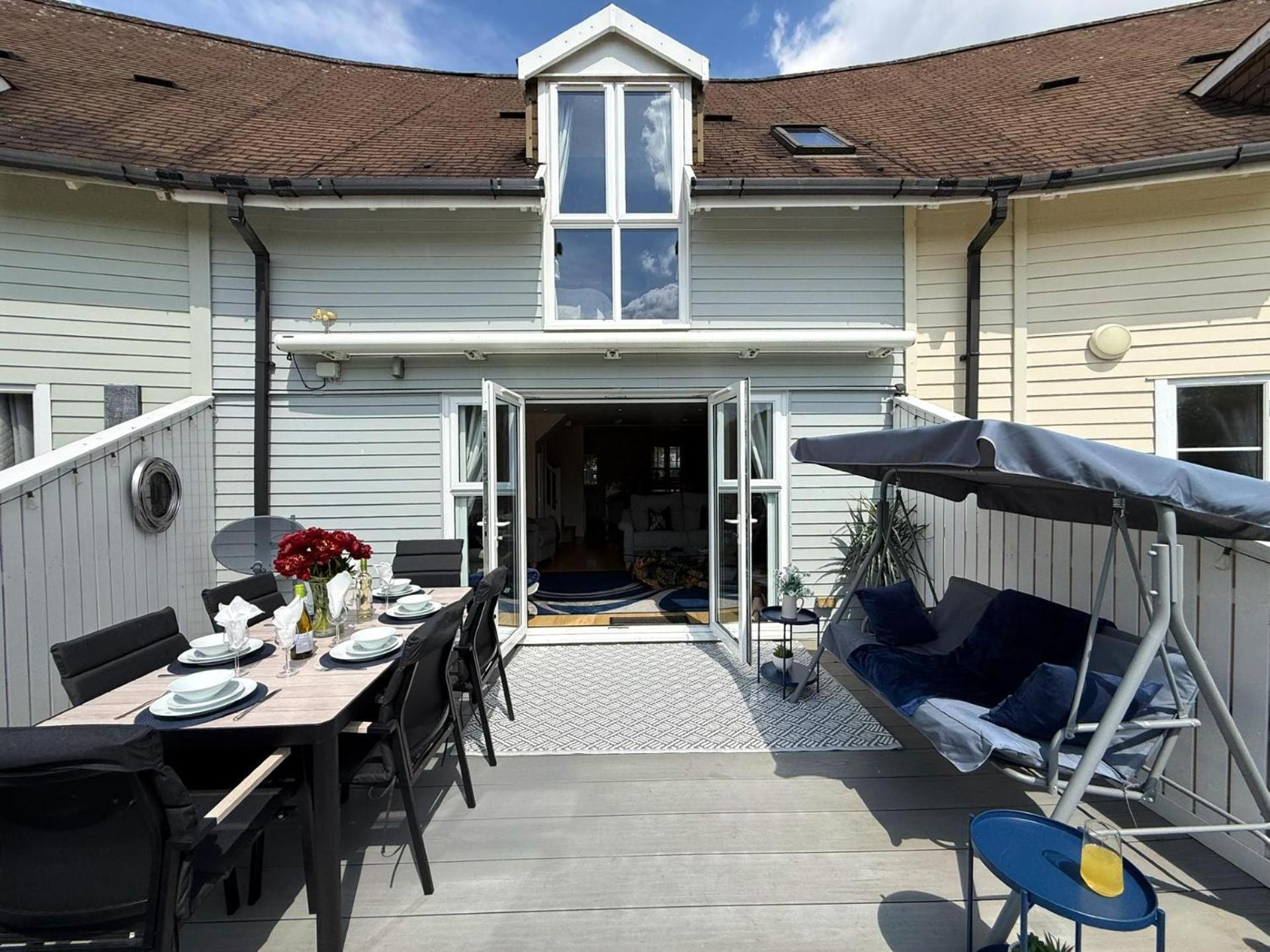 Luxury Kingfisher Lodge, Isis Lake, Within The Cotswold Waterpark 赛伦塞斯特 外观 照片