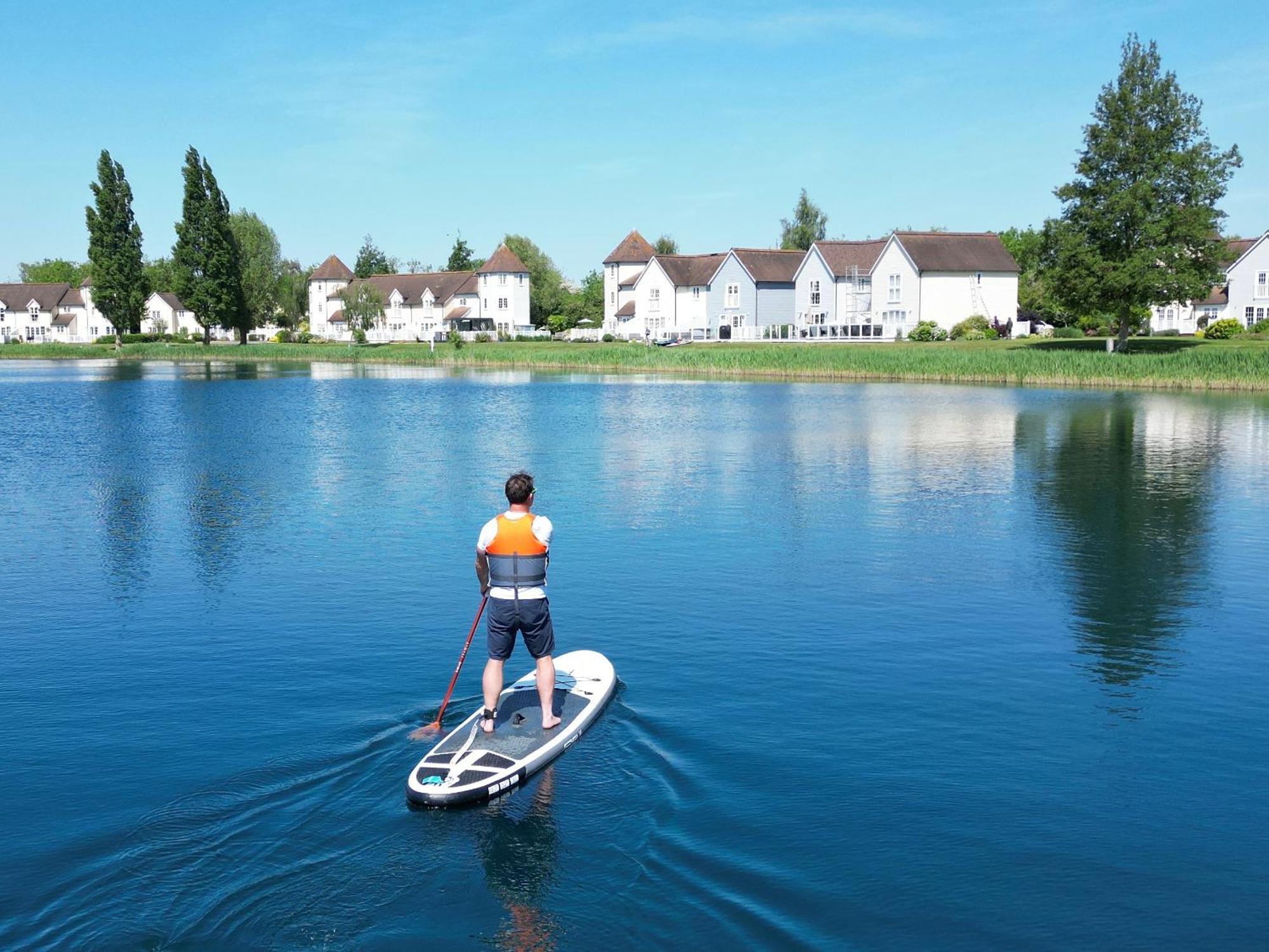 Luxury Kingfisher Lodge, Isis Lake, Within The Cotswold Waterpark 赛伦塞斯特 外观 照片